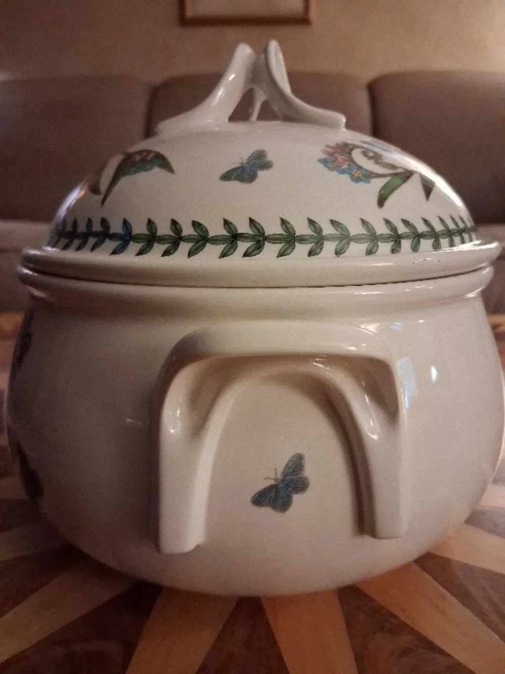 Vintage Portmeirion Botanic Garden 2.5qt Round Covered Casserole Romantic Shape